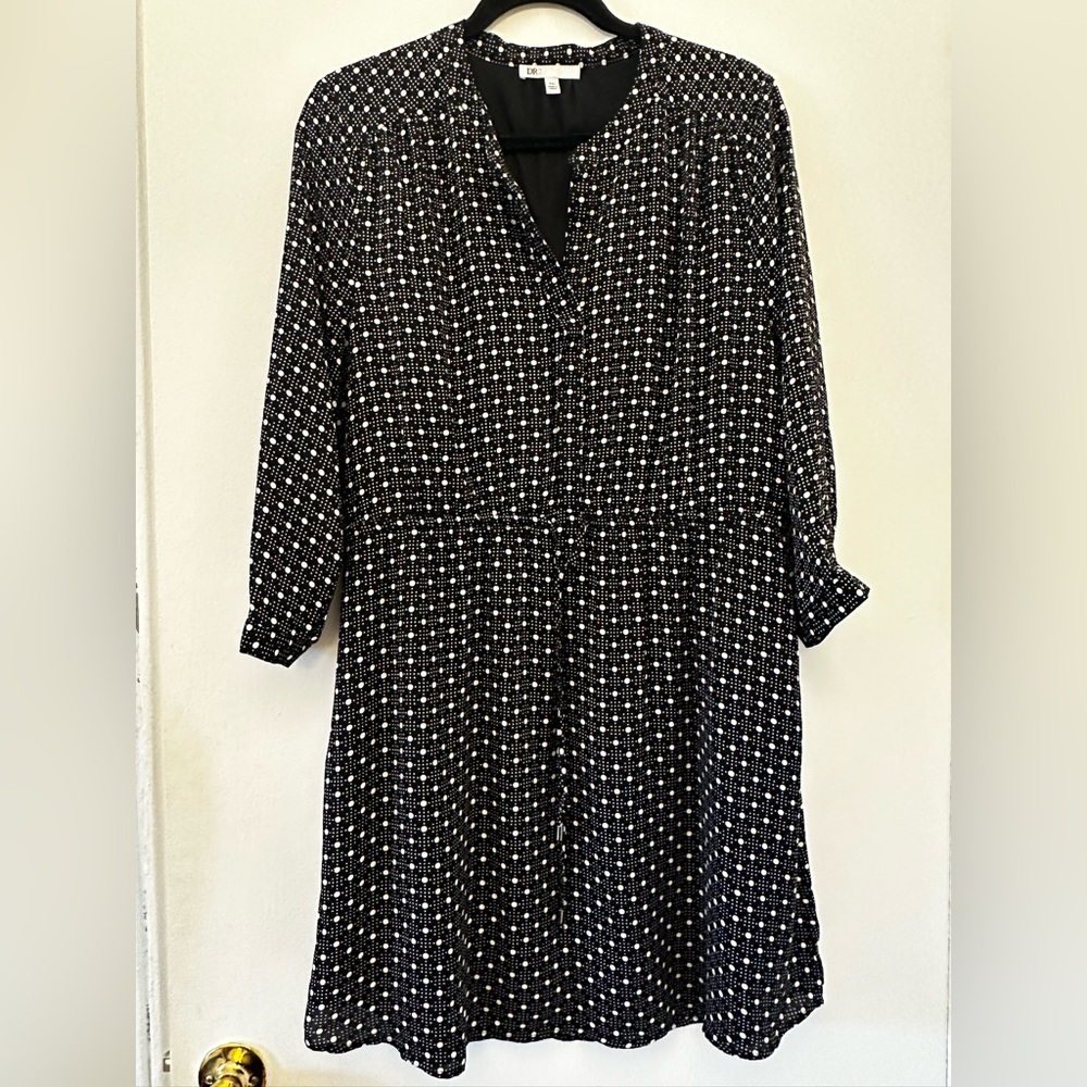 DR2 - Stylish Black and White Polka Dot Patterned Dress